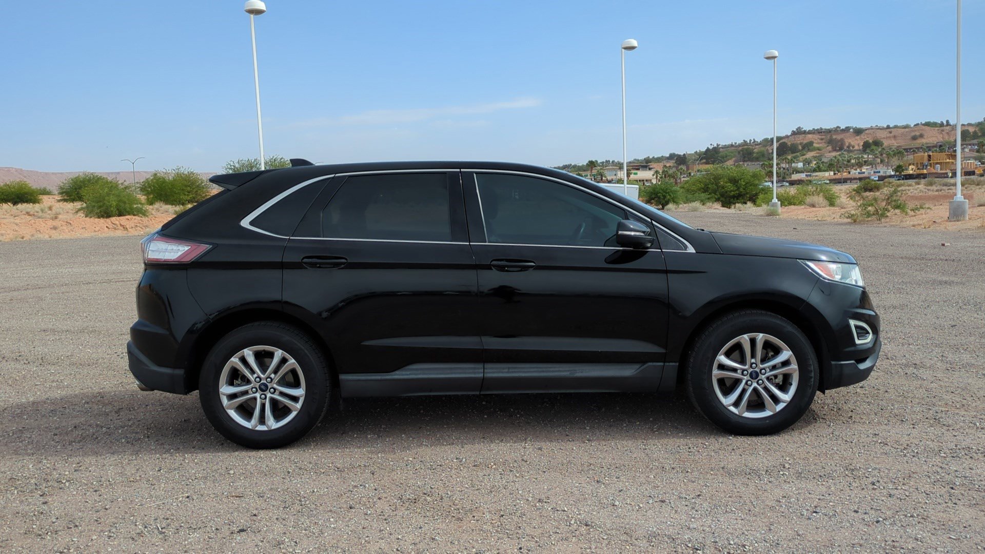 Used 2018 Ford Edge SEL w/ Equipment Group 201A FWD image 2