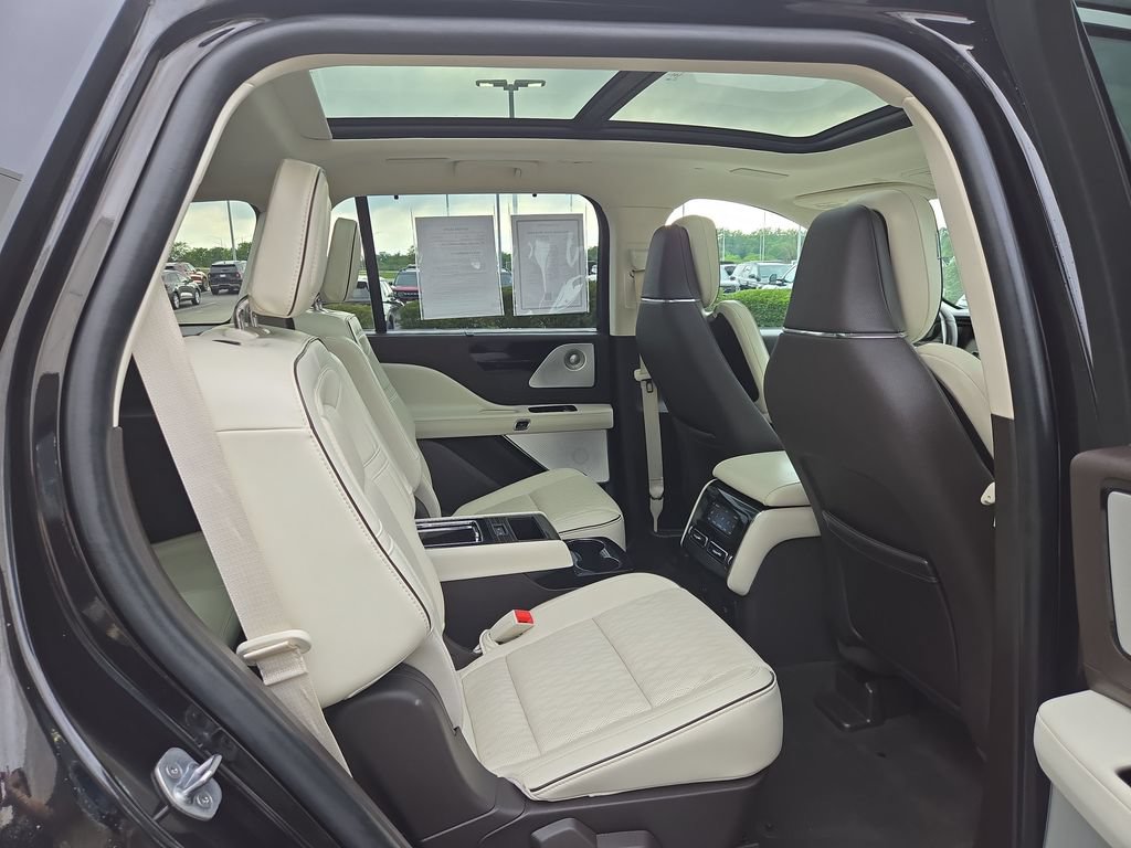 Used 2022 Lincoln Aviator Black Label w/ Dynamic Handling Package AWD/4WD image 34