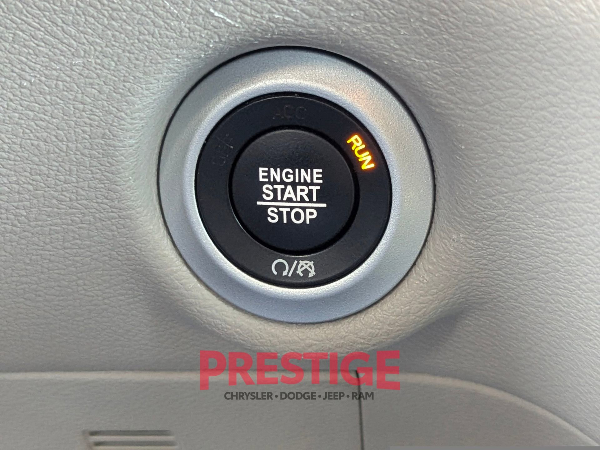 Used 2024 Chrysler Pacifica Touring-L image 19