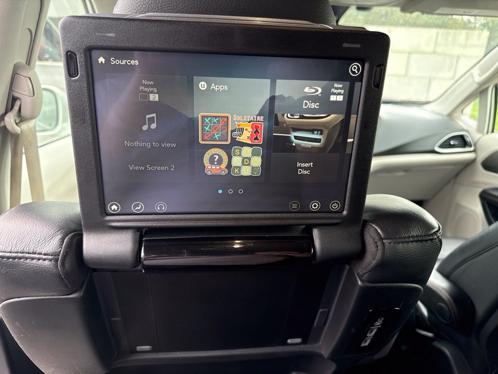 Used 2020 Chrysler Pacifica Touring-L Plus FWD image 20