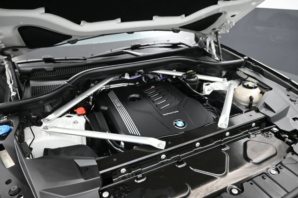 Used 2023 BMW X5 xDrive40i AWD/4WD image 4