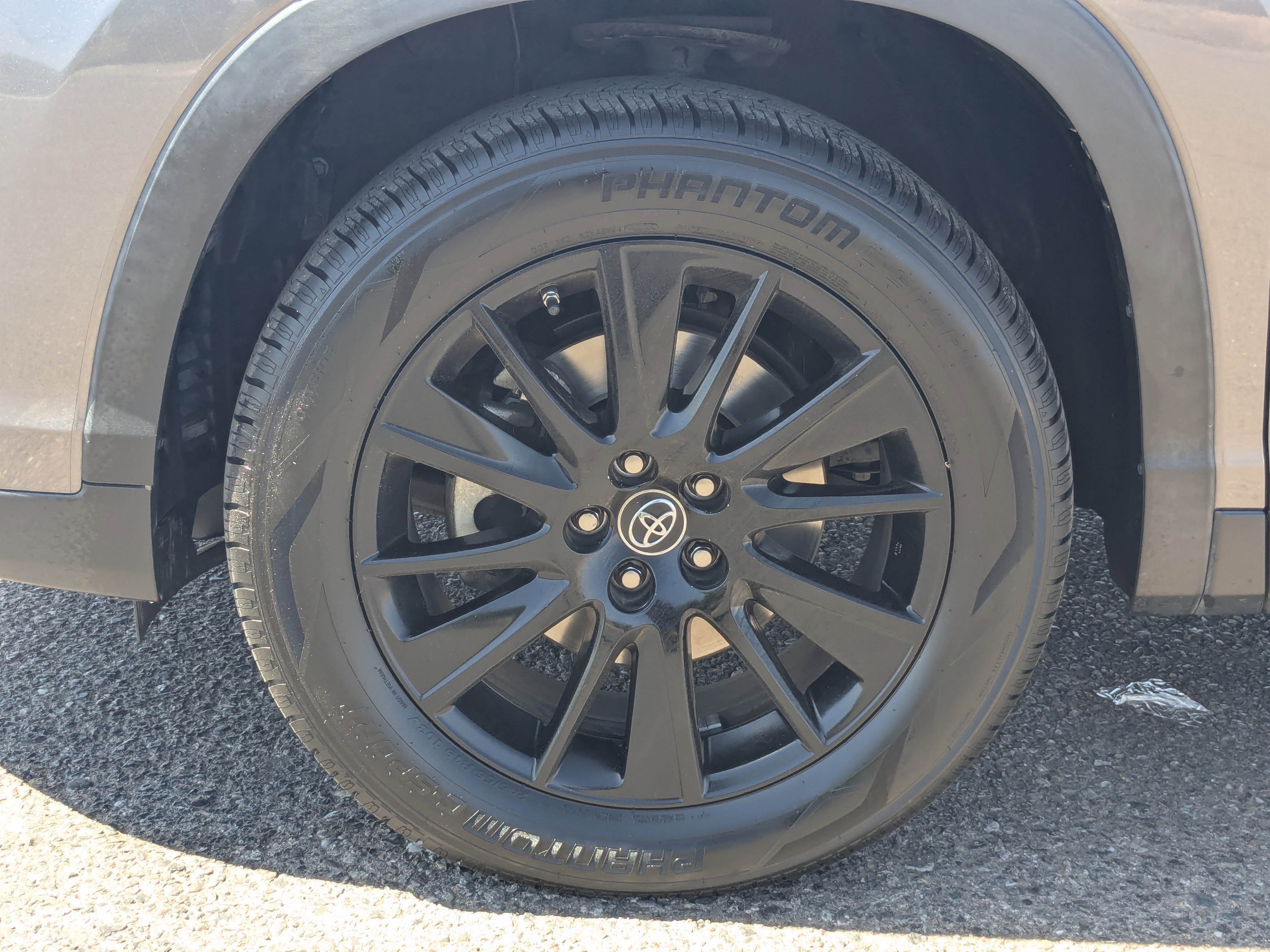 Used 2019 Toyota Highlander SE FWD image 9