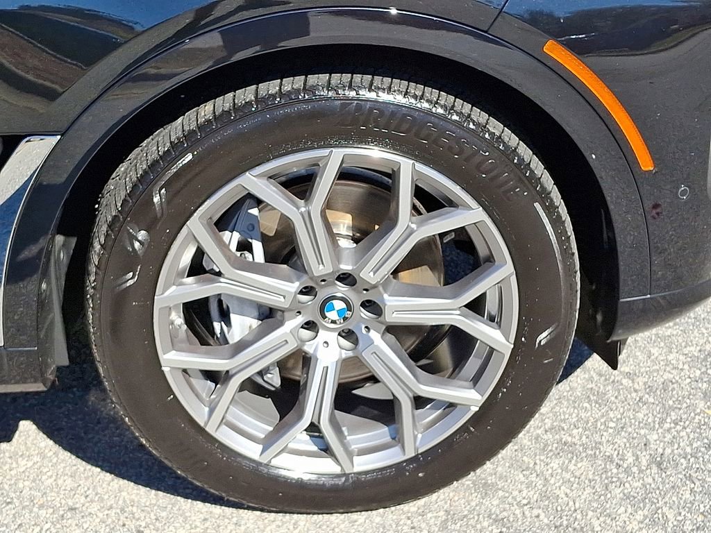 Used 2023 BMW X7 xDrive40i w/ Premium Package image 8