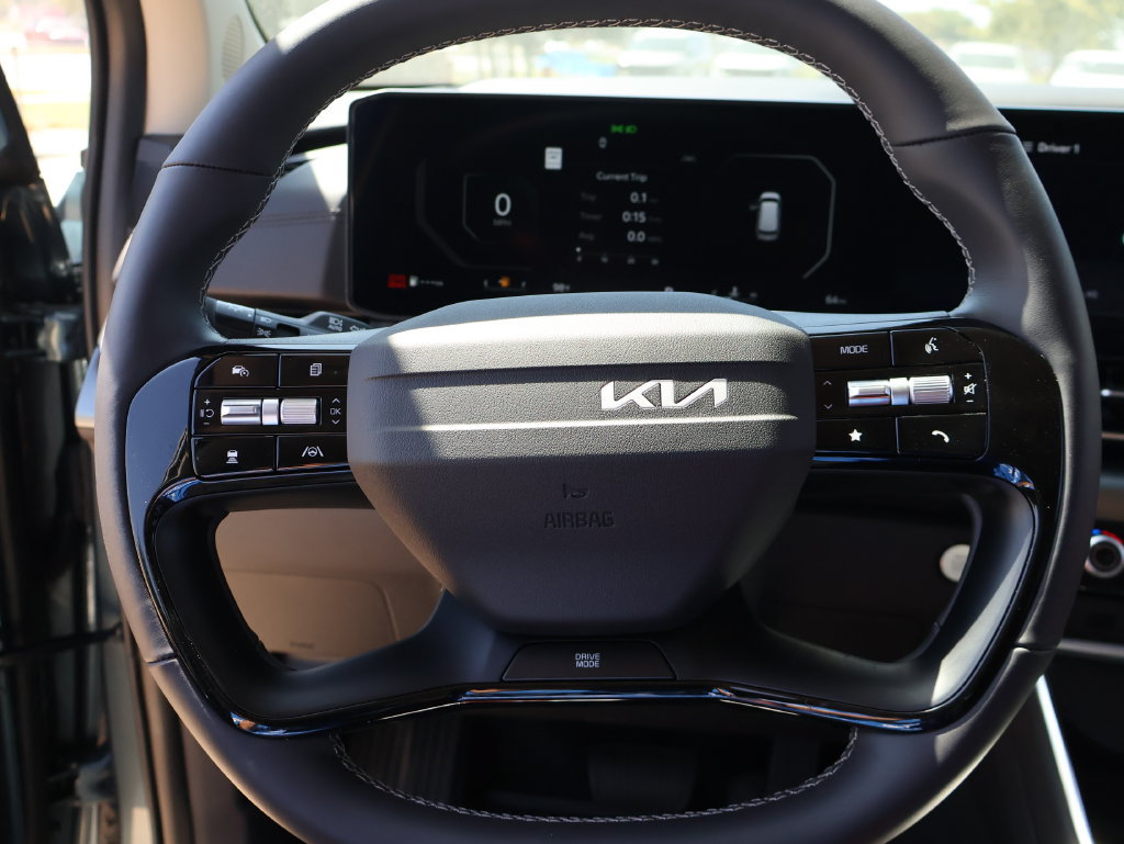 New 2027 Kia Carnival SX w/ Dark Edition Package FWD image 35