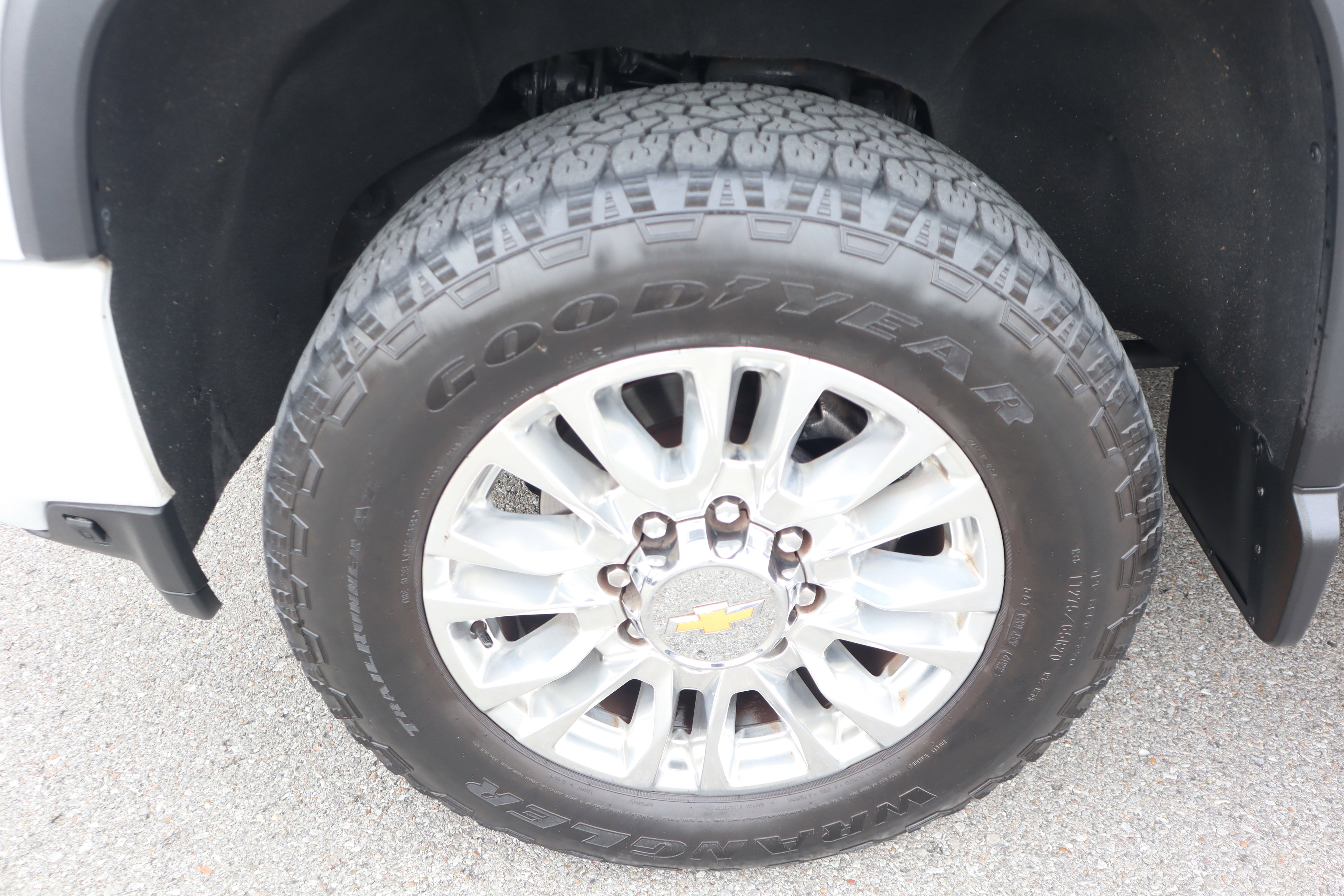 Used 2023 Chevrolet Silverado 2500 High Country w/ Technology Package image 11