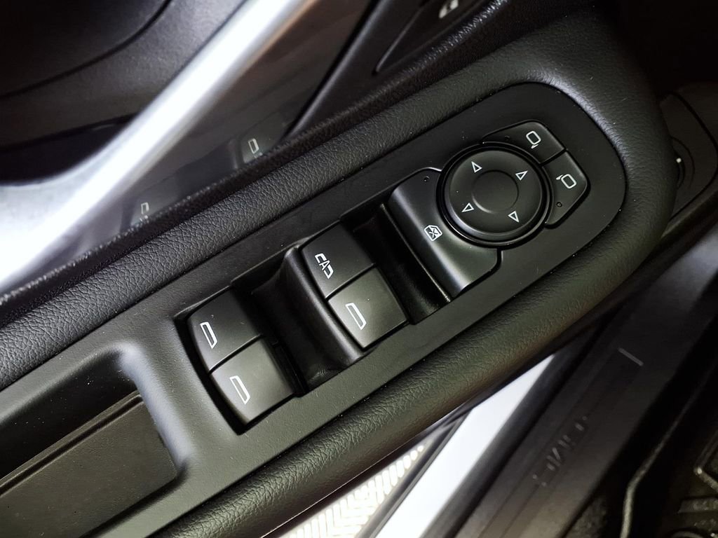 Used 2024 GMC Terrain SLE w/ Driver Convenience Package FWD image 25