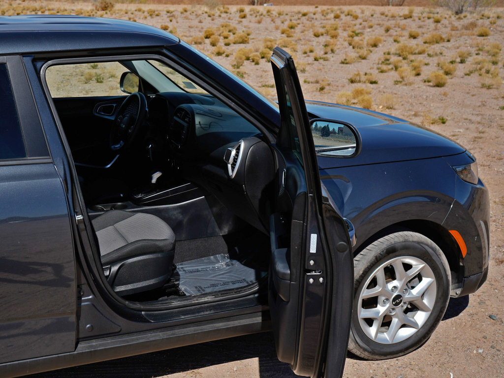 Used 2024 Kia Soul LX w/ Option Group 015 image 8