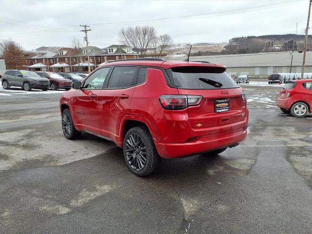 Certified 2022 Jeep Compass Limited w/ (RED) Package image 6