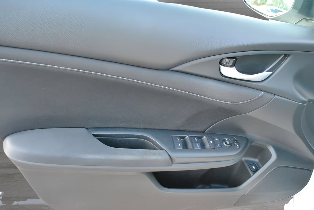 Used 2021 Honda Insight EX image 10