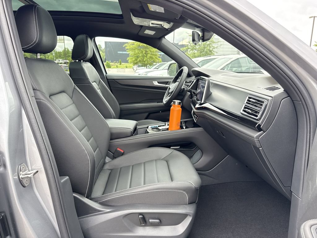 New 2025 Volkswagen Atlas Cross Sport SEL R-Line image 20