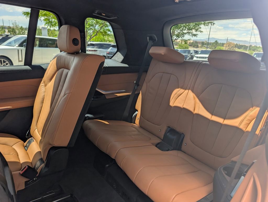 Used 2022 BMW X7 M50i w/ Dynamic Handling Package AWD/4WD image 23