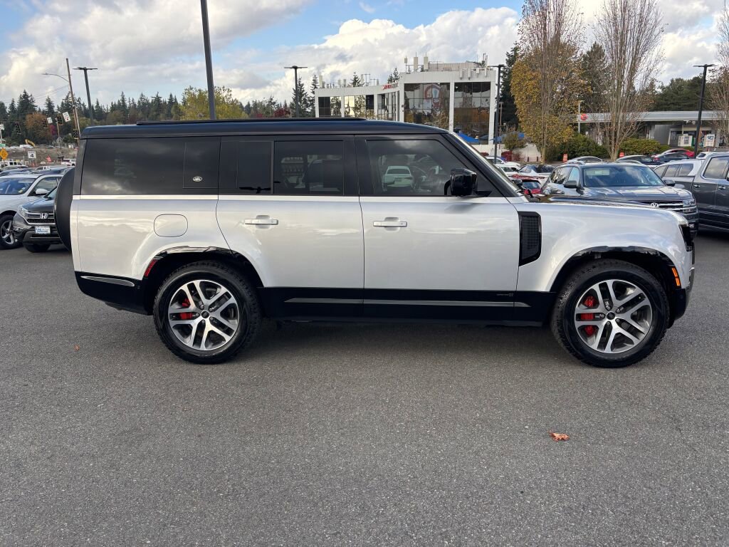 Used 2024 Land Rover Defender 130 X image 4