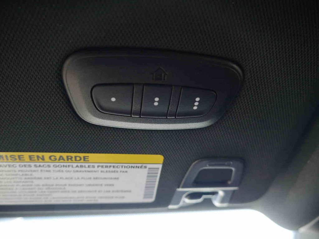 New 2025 Jeep Grand Cherokee Limited w/ Luxury Tech Group II image 32