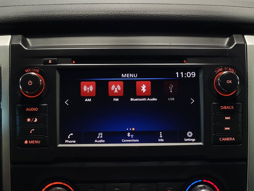 Used 2019 Nissan Titan SV RWD image 25