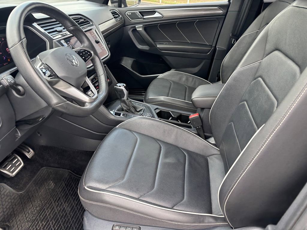 Used 2022 Volkswagen Tiguan SEL R-Line image 9