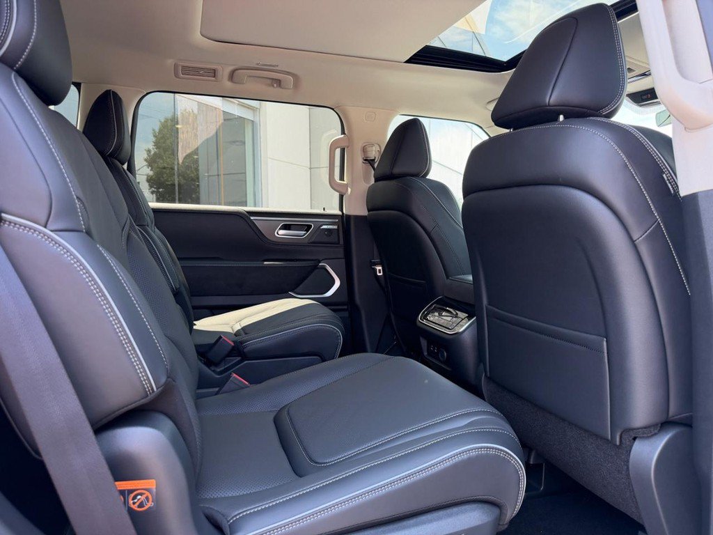 New 2027 INFINITI QX80 Luxe AWD/4WD image 4