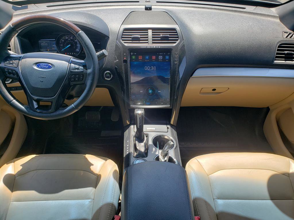 Used 2016 Ford Explorer XLT w/ Equipment Group 202A AWD/4WD image 16