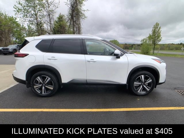 Certified 2025 Nissan Rogue SL w/ SL Premium Package AWD/4WD image 7
