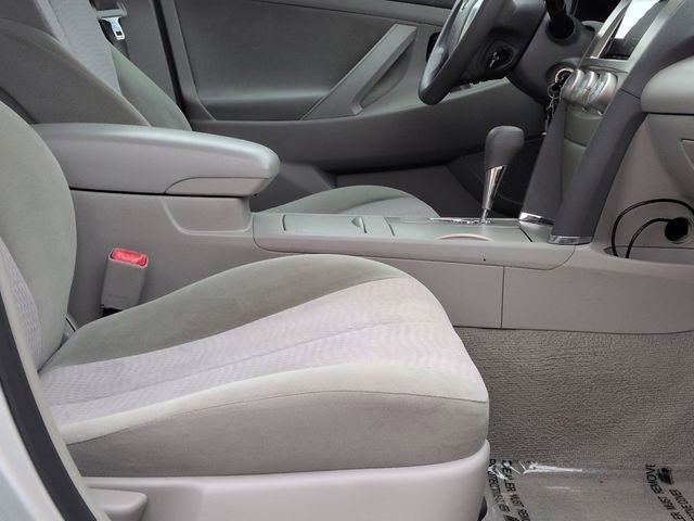 Used 2011 Toyota Camry image 25