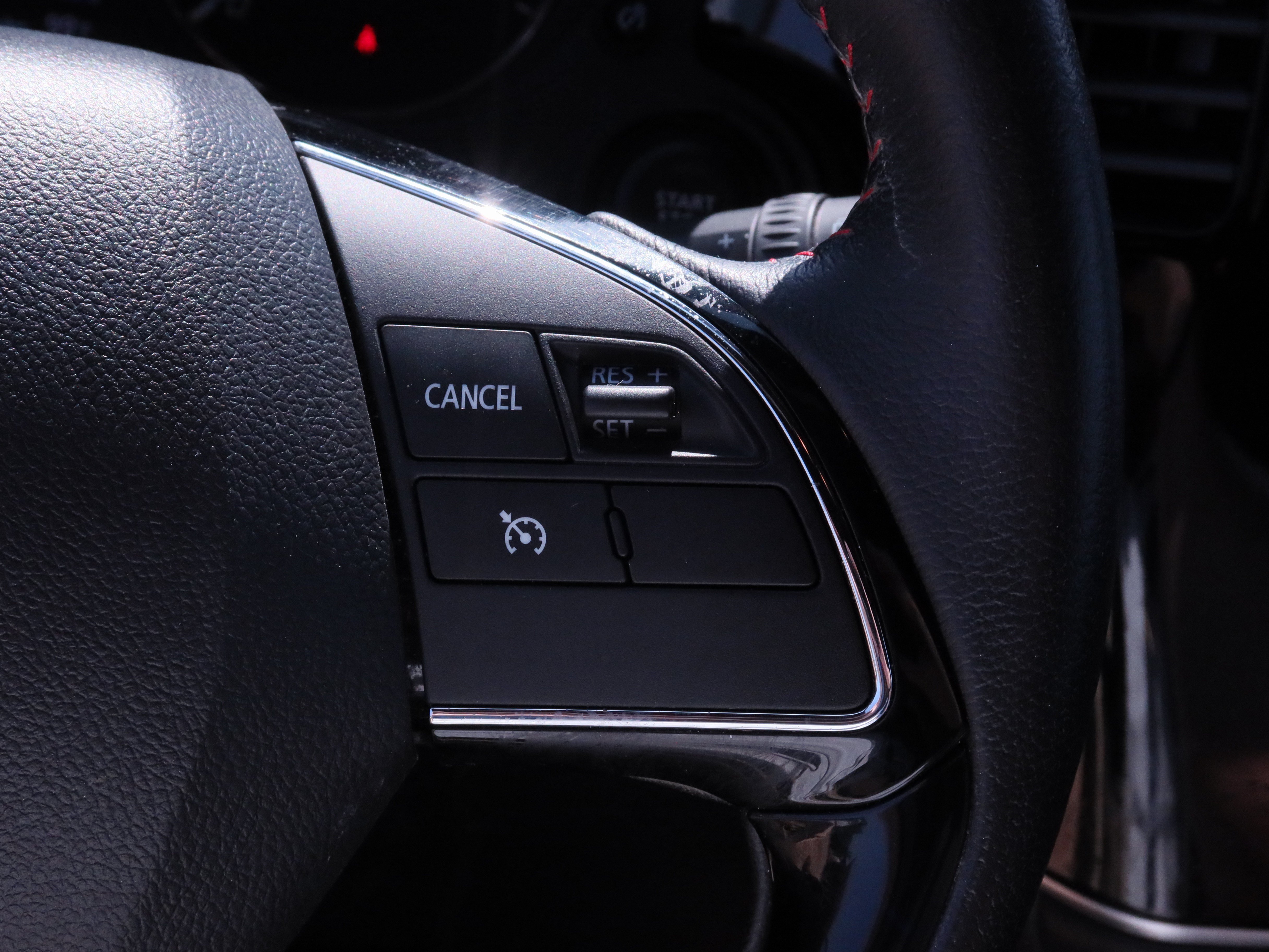 Used 2020 Mitsubishi Outlander LE FWD image 27