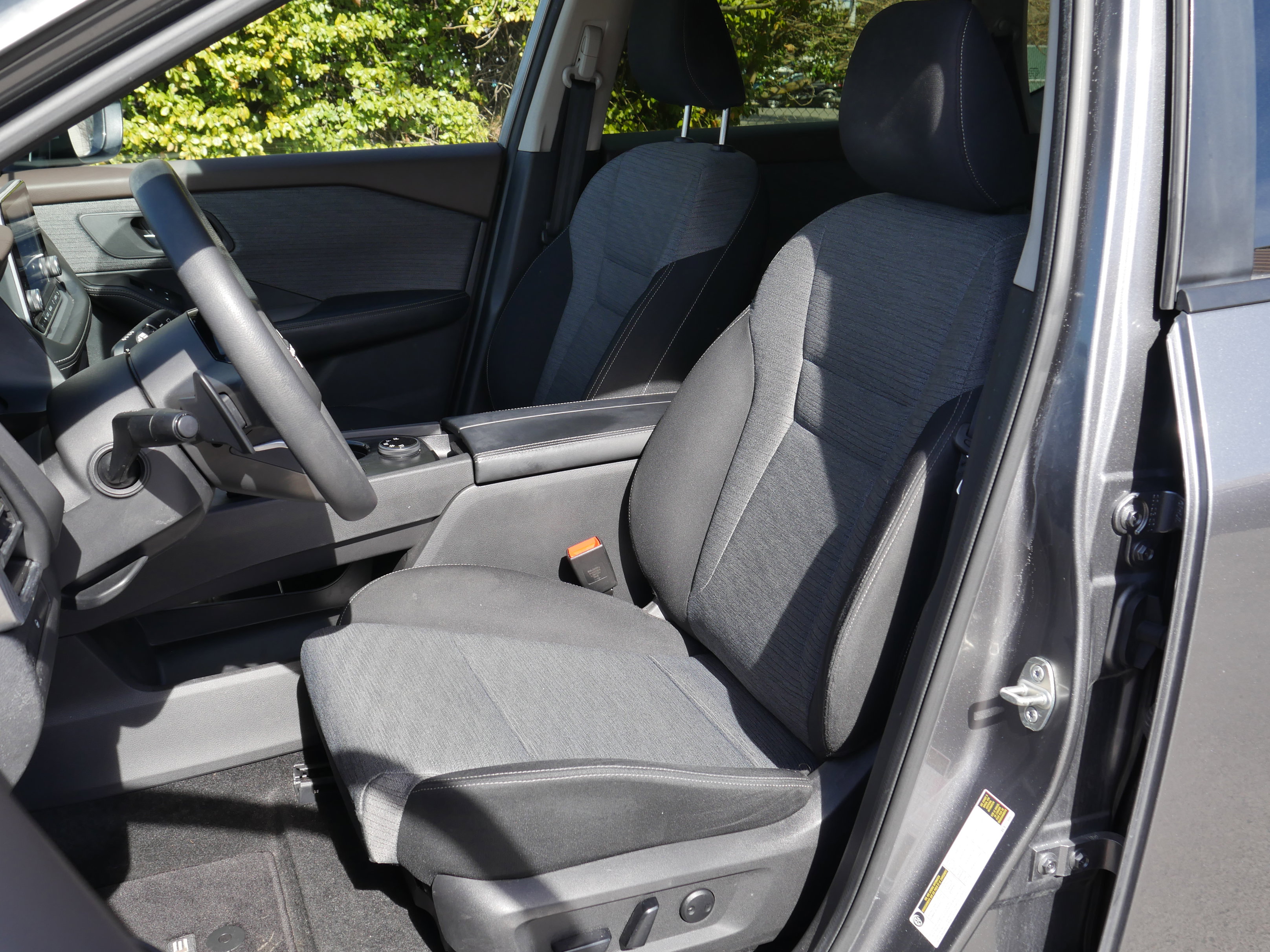 Certified 2023 Nissan Rogue SV image 28