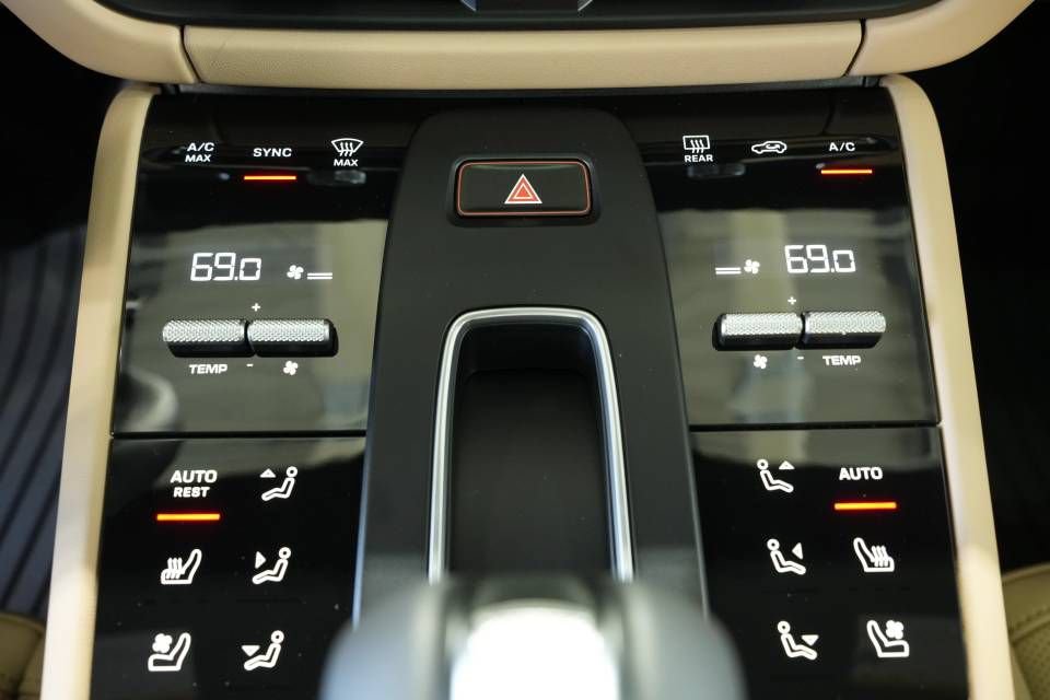 Certified 2026 Porsche Macan AWD/4WD image 21