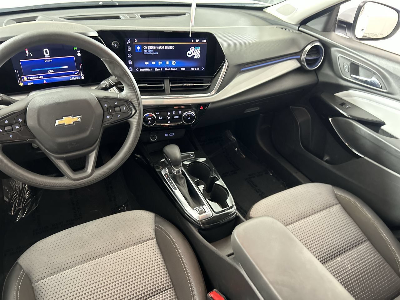 Used 2025 Chevrolet Trax LT FWD image 23