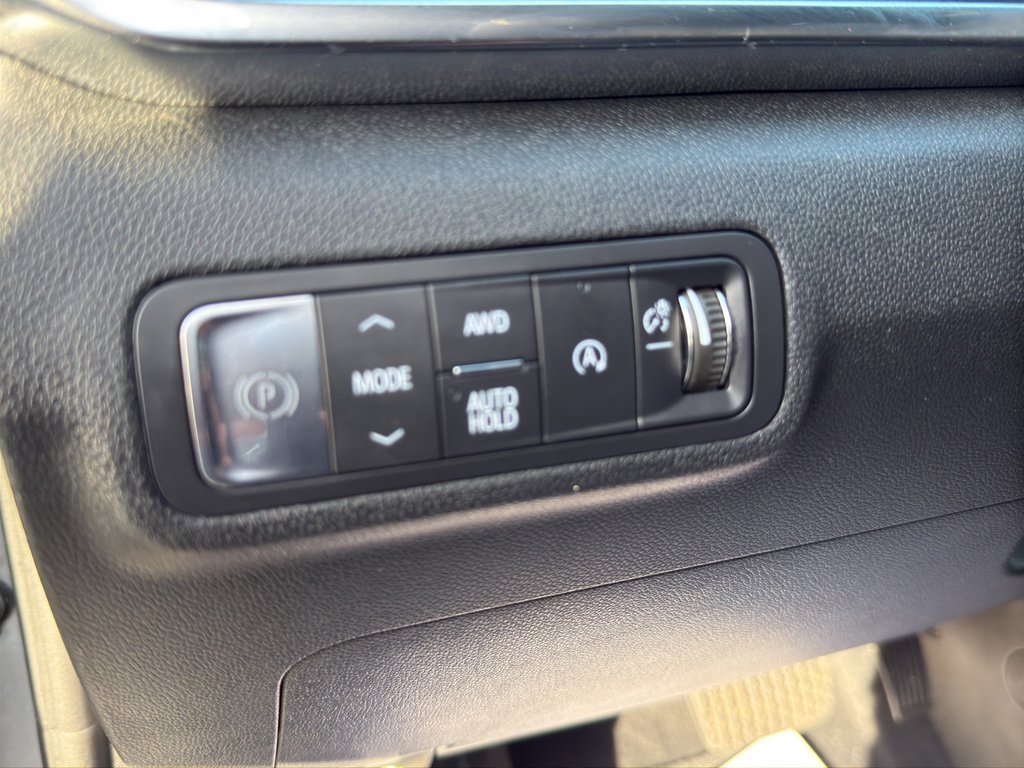 Used 2025 GMC Terrain Elevation image 7