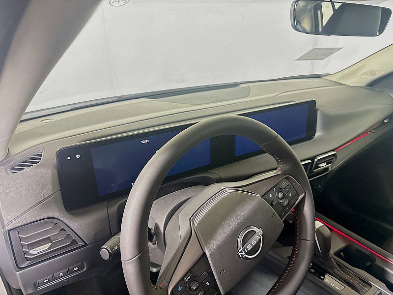 New 2026 Nissan Sentra SR w/ SR Premium Package FWD image 9