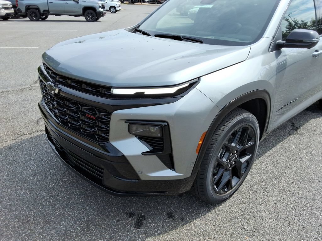 New 2026 Chevrolet Traverse RS w/ LPO, Floor Liner Package FWD image 9