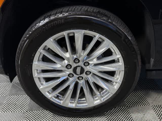 Used 2026 Cadillac Escalade Luxury AWD/4WD image 12