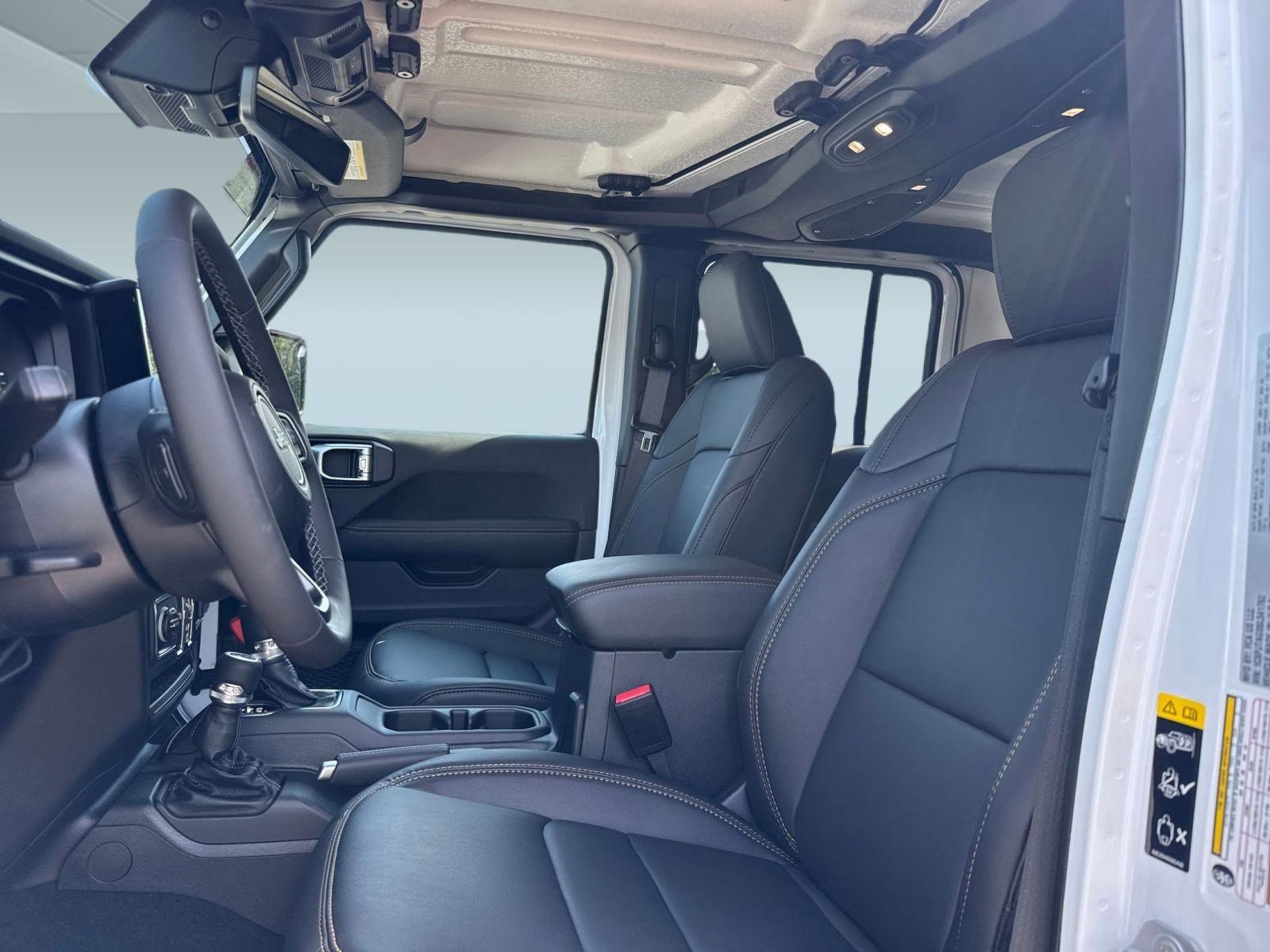 New 2025 Jeep Gladiator Sport image 5