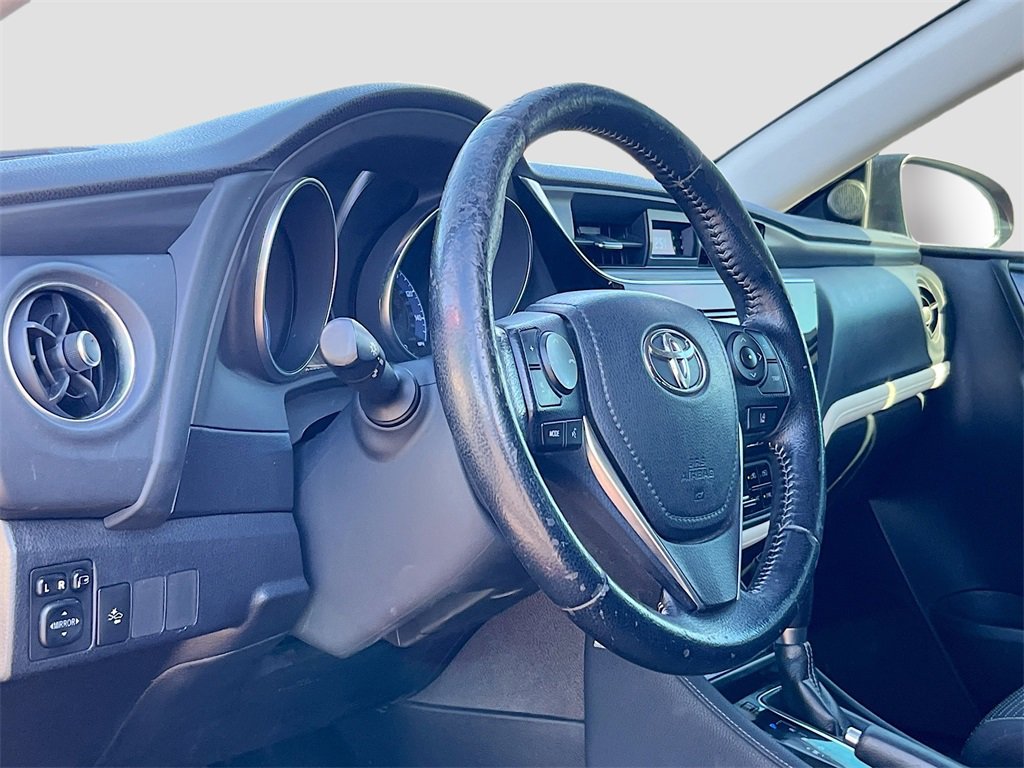 Used 2017 Toyota Corolla iM image 9