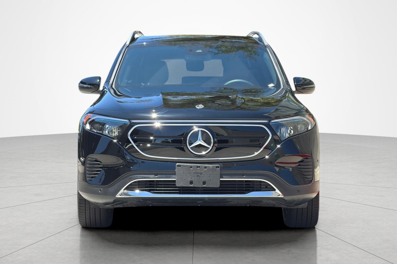 Used 2023 Mercedes-Benz EQB 300 4MATIC image 8