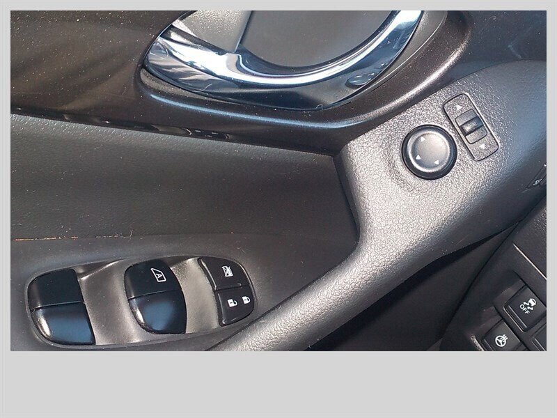 Used 2019 Nissan Rogue SV w/ Premium Package image 23