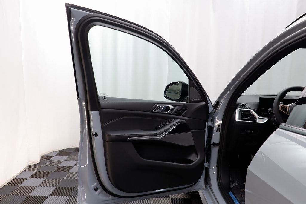 New 2026 BMW X5 xDrive40i w/ Executive Package image 5