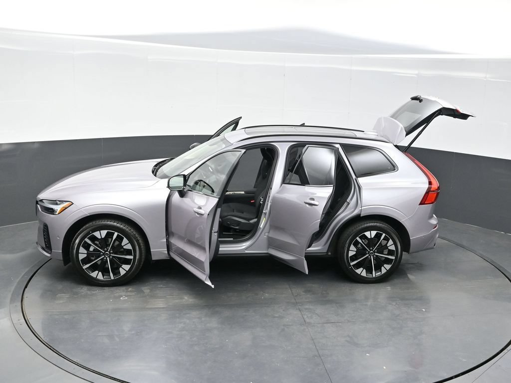 New 2026 Volvo XC60 B5 Plus w/ Climate Package AWD/4WD image 39