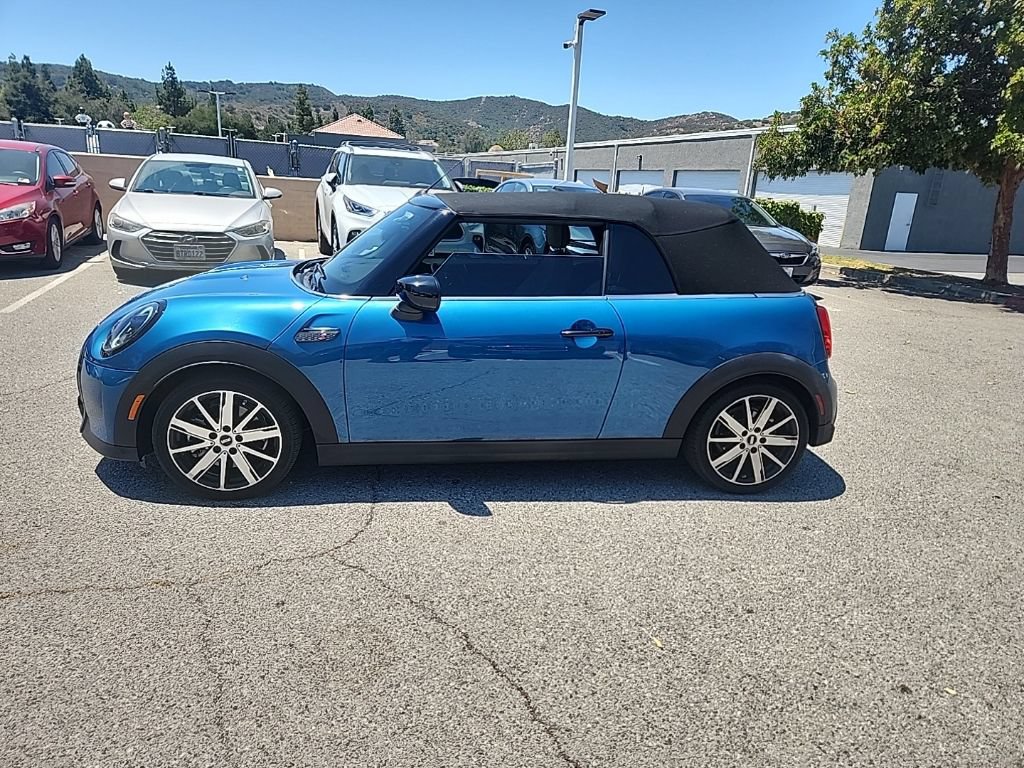 Used 2024 MINI Cooper S w/ Signature Upholstery Package FWD image 2