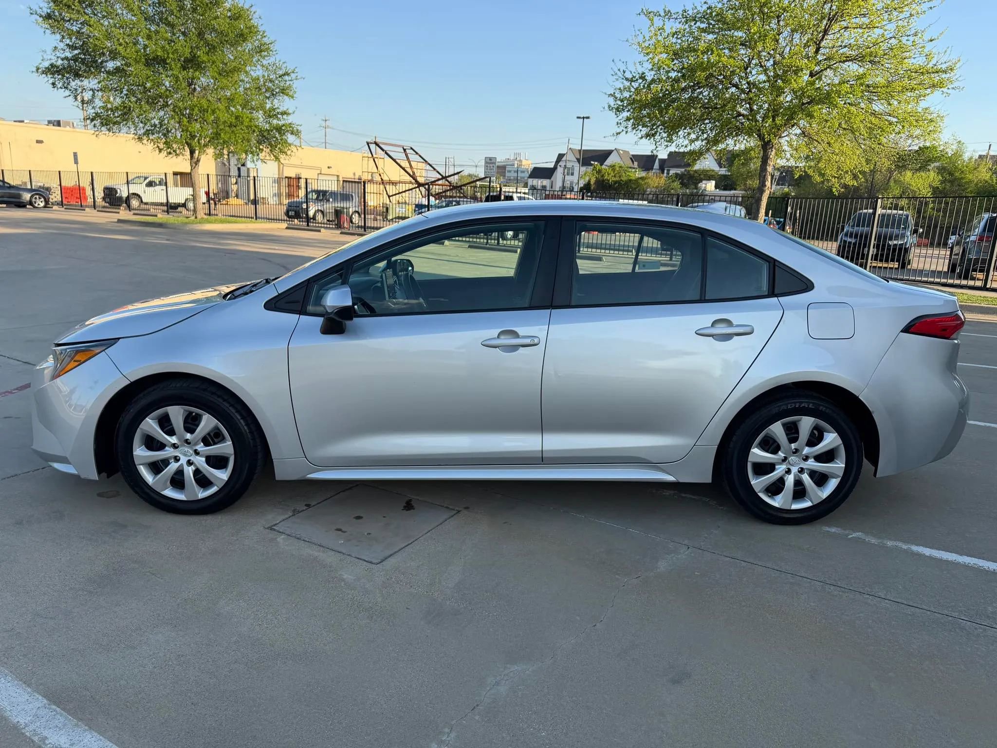 Used 2020 Toyota Corolla LE FWD image 8