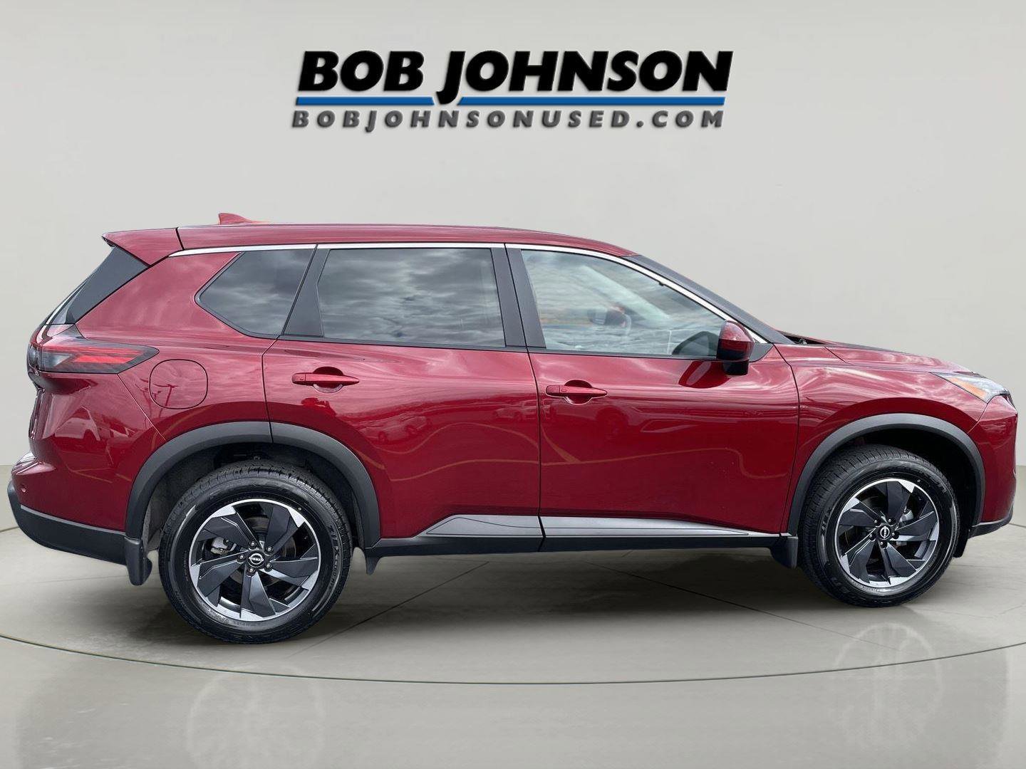 Used 2024 Nissan Rogue SV AWD/4WD image 2