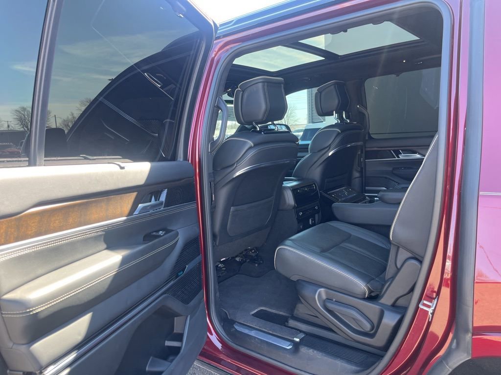 Used 2022 Jeep Grand Wagoneer Series II w/ Convenience Group III image 27