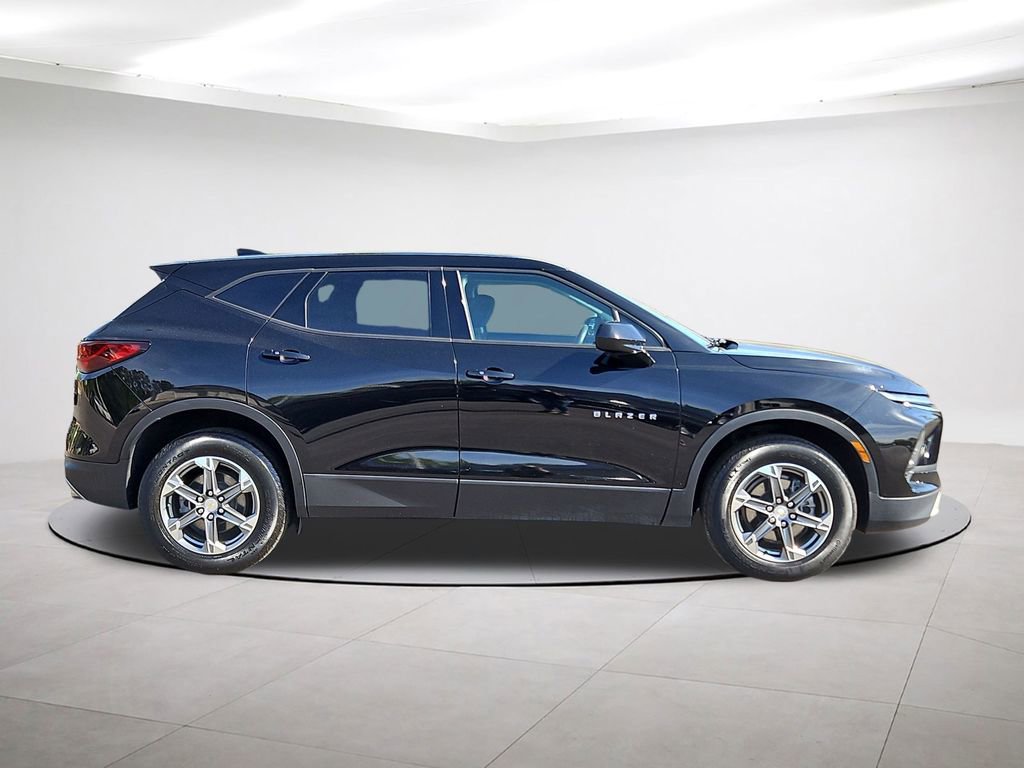 Used 2023 Chevrolet Blazer LT AWD/4WD image 8