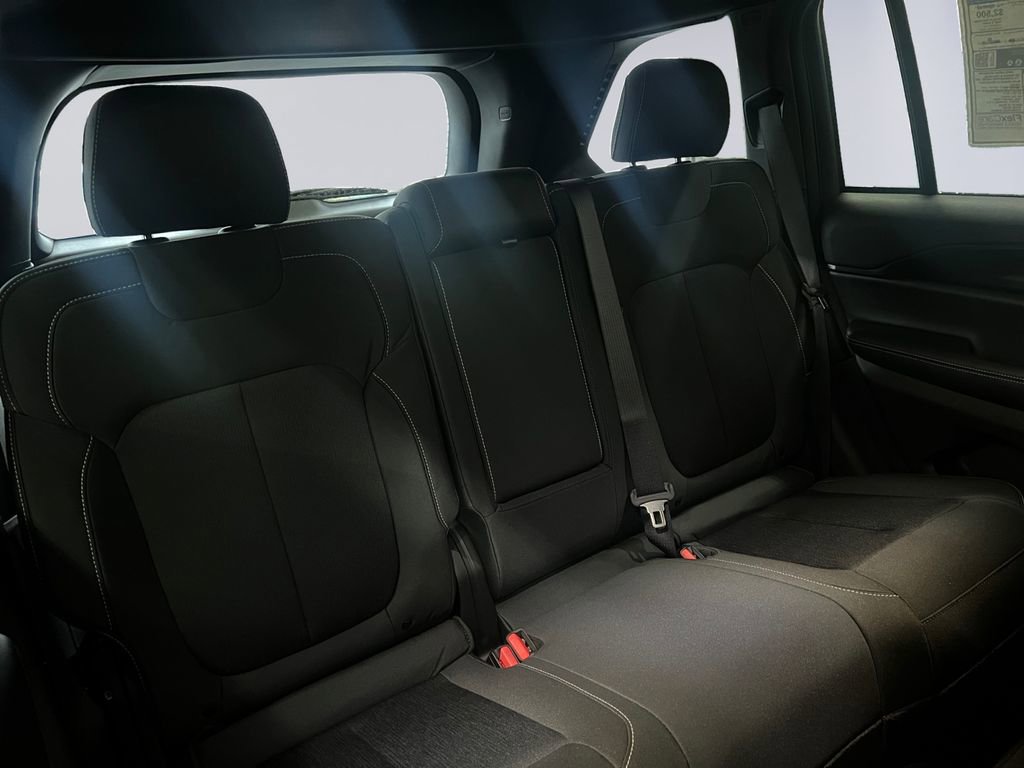 New 2025 Jeep Grand Cherokee Laredo w/ Trailer Tow Package image 20