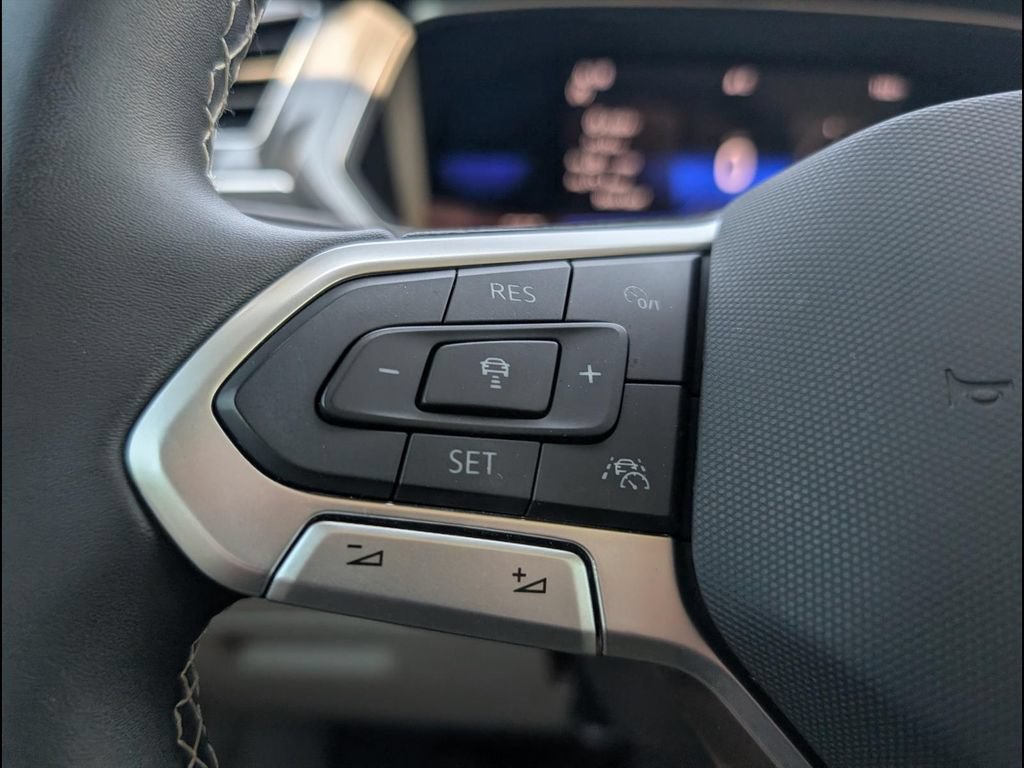 Certified 2023 Volkswagen Tiguan SE w/ Panoramic Sunroof Package FWD image 14