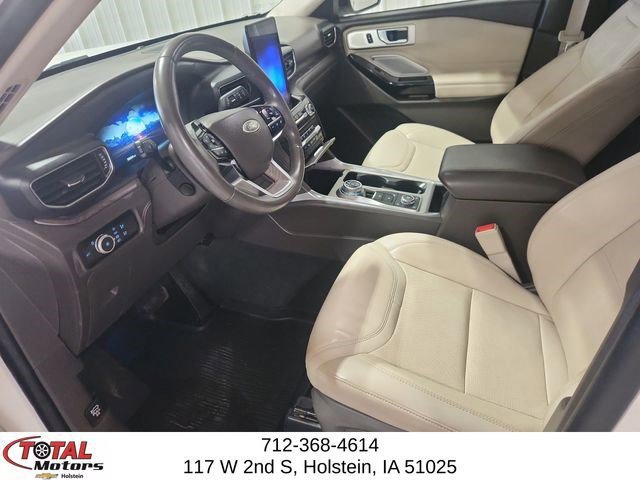 Used 2023 Ford Explorer Platinum w/ Technology Package image 12
