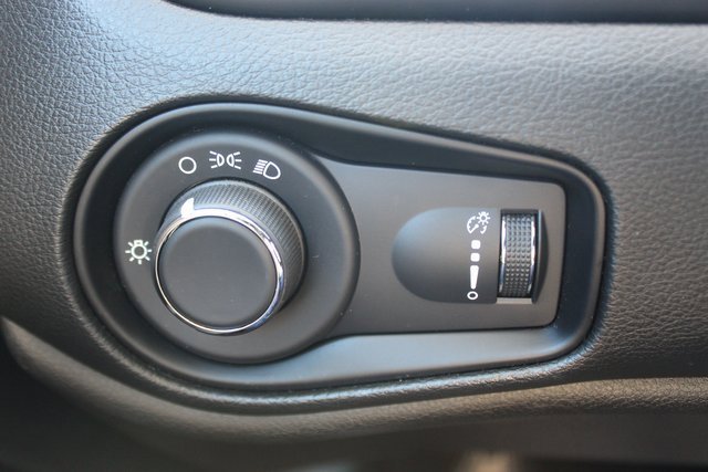 Used 2023 Jeep Renegade Latitude image 14