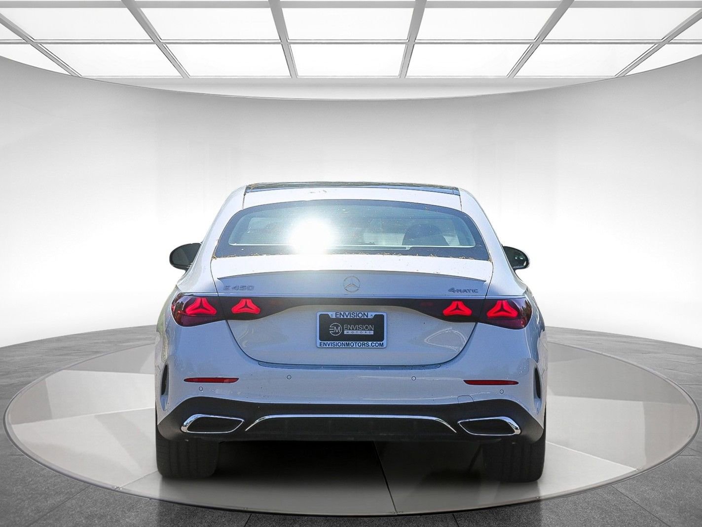 New 2026 Mercedes-Benz E 450 4MATIC Sedan image 3