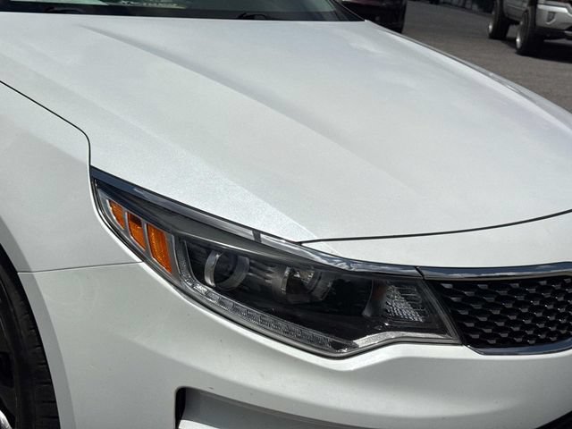 Used 2018 Kia Optima EX w/ Premium Package FWD image 11
