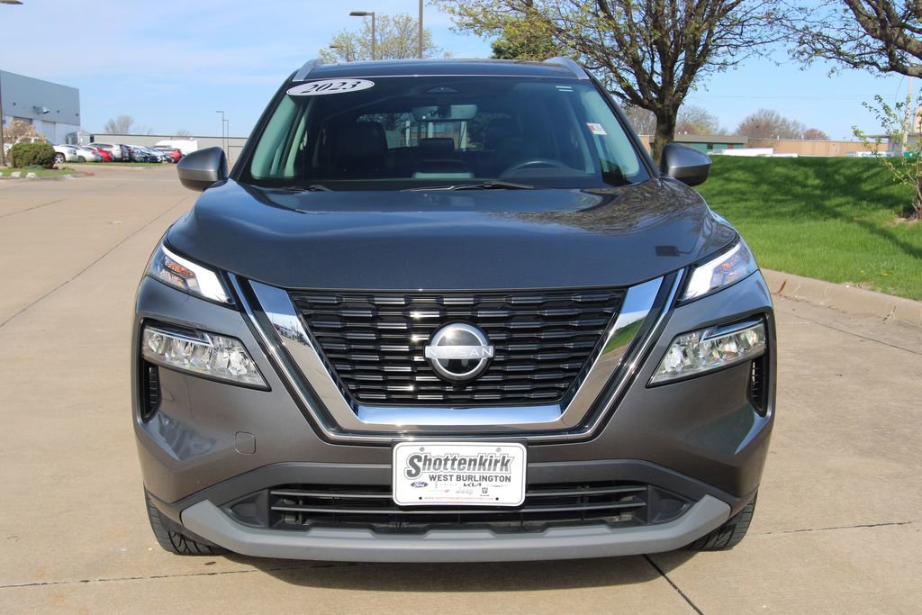 Used 2023 Nissan Rogue SV w/ SV Premium B Package AWD/4WD image 2
