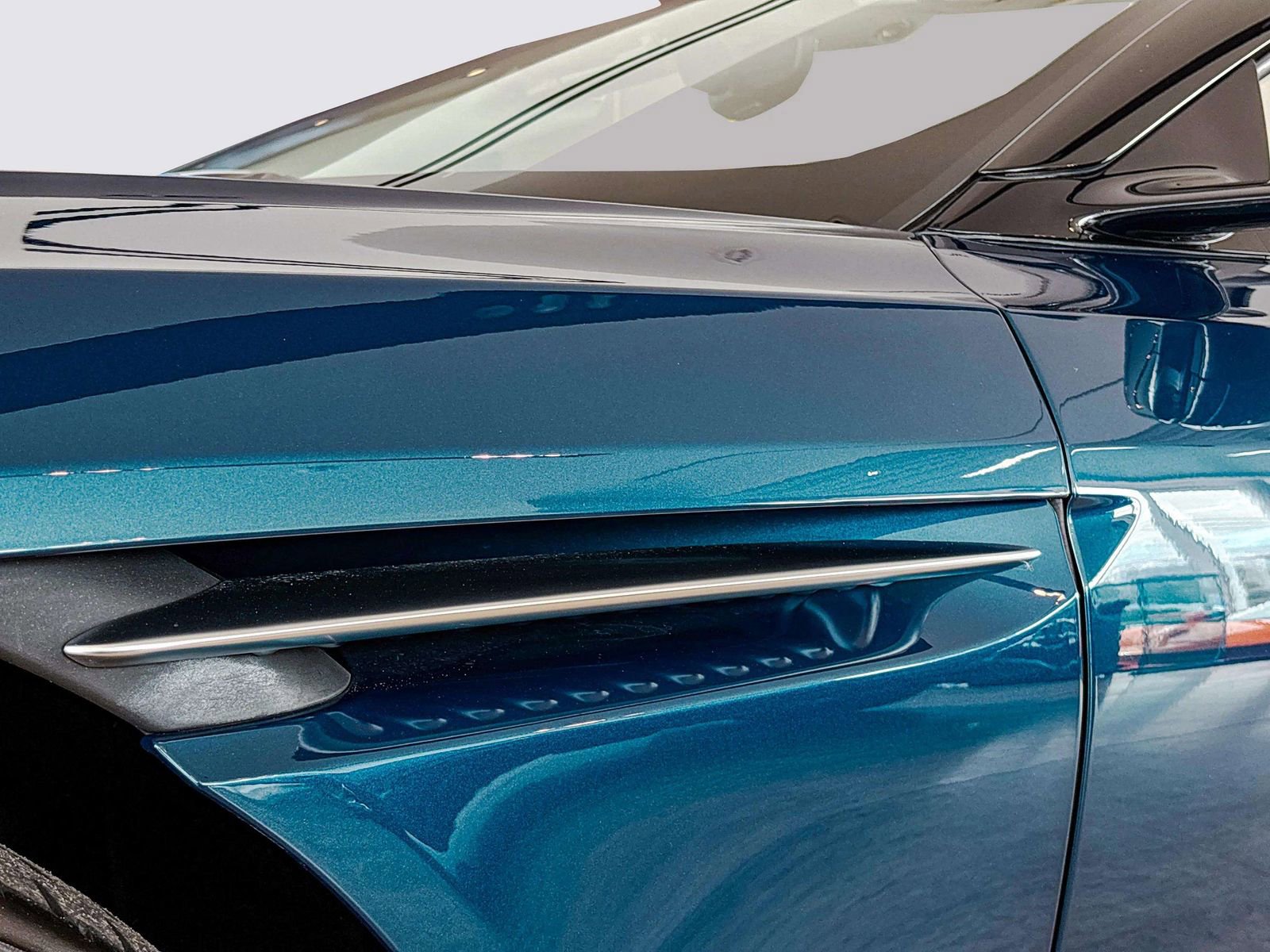 Used 2021 Aston Martin DB11 Volante image 12